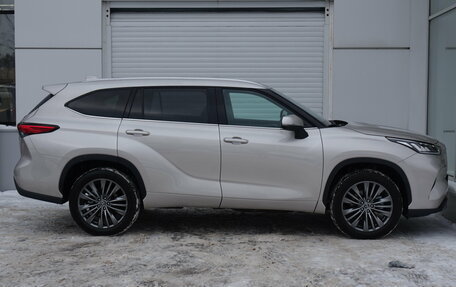 Toyota Highlander, 2025 год, 5 900 000 рублей, 6 фотография