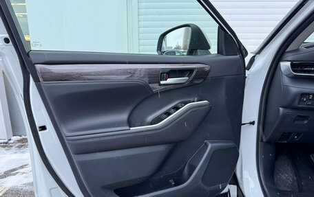 Toyota Highlander, 2025 год, 5 800 000 рублей, 24 фотография