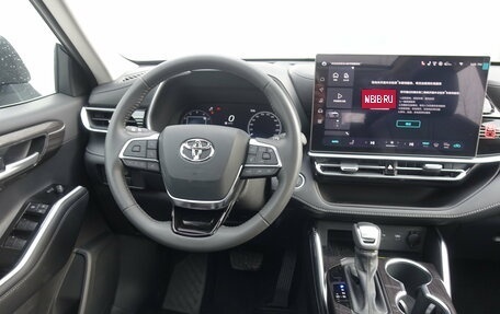 Toyota Highlander, 2025 год, 5 850 000 рублей, 10 фотография