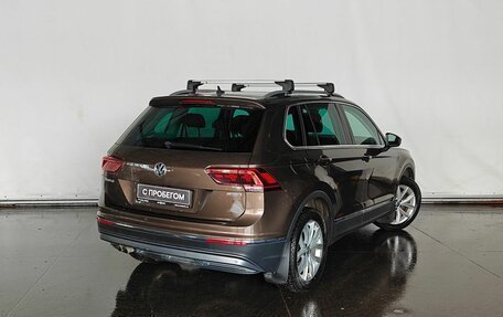 Volkswagen Tiguan II, 2019 год, 3 047 000 рублей, 5 фотография