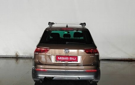 Volkswagen Tiguan II, 2019 год, 3 047 000 рублей, 6 фотография