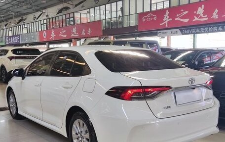 Toyota Corolla, 2022 год, 1 350 000 рублей, 4 фотография