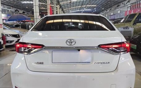 Toyota Corolla, 2022 год, 1 350 000 рублей, 5 фотография