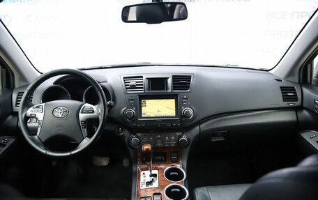 Toyota Highlander III, 2012 год, 2 090 000 рублей, 16 фотография