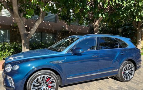 Bentley Bentayga I, 2021 год, 25 500 000 рублей, 2 фотография