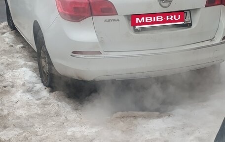 Opel Astra J, 2013 год, 830 000 рублей, 2 фотография