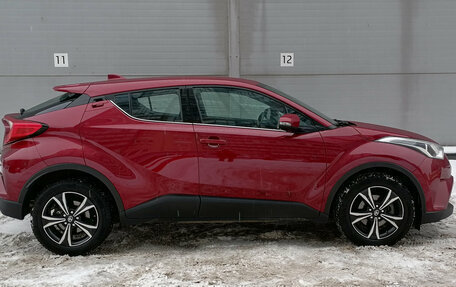 Toyota C-HR I рестайлинг, 2019 год, 2 349 000 рублей, 4 фотография