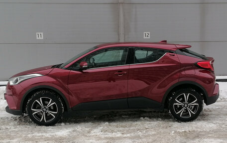 Toyota C-HR I рестайлинг, 2019 год, 2 349 000 рублей, 8 фотография