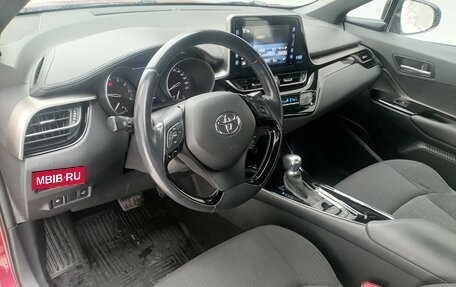 Toyota C-HR I рестайлинг, 2019 год, 2 349 000 рублей, 9 фотография