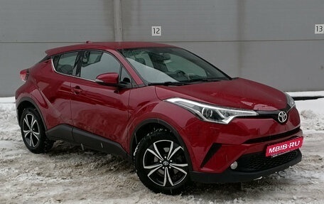 Toyota C-HR I рестайлинг, 2019 год, 2 349 000 рублей, 3 фотография