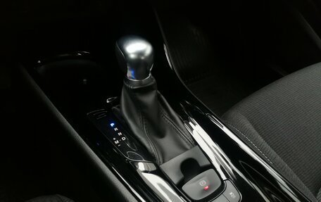 Toyota C-HR I рестайлинг, 2019 год, 2 349 000 рублей, 16 фотография