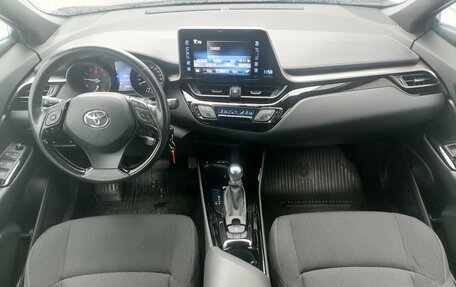 Toyota C-HR I рестайлинг, 2019 год, 2 349 000 рублей, 13 фотография