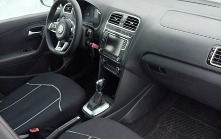 Volkswagen Polo VI (EU Market), 2019 год, 799 000 рублей, 2 фотография