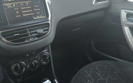 Peugeot 2008 II, 2014 год, 870 000 рублей, 12 фотография