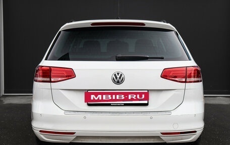 Volkswagen Passat B8 рестайлинг, 2018 год, 1 590 000 рублей, 5 фотография