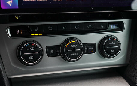 Volkswagen Passat B8 рестайлинг, 2018 год, 1 590 000 рублей, 19 фотография