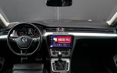 Volkswagen Passat B8 рестайлинг, 2018 год, 1 590 000 рублей, 10 фотография