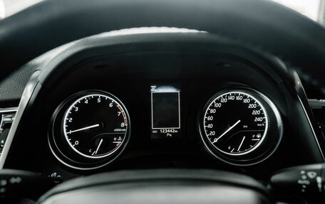 Toyota Camry, 2020 год, 2 799 000 рублей, 15 фотография