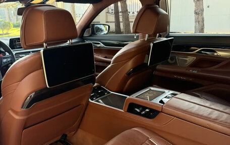 BMW 7 серия, 2017 год, 3 600 000 рублей, 17 фотография