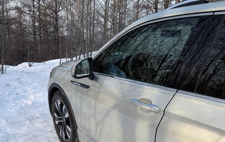 Volkswagen Tiguan II, 2021 год, 4 190 000 рублей, 10 фотография