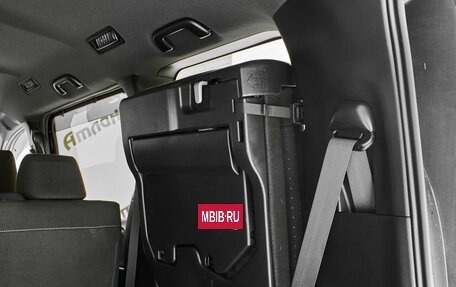 Toyota Noah III, 2019 год, 2 580 000 рублей, 10 фотография