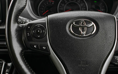 Toyota Noah III, 2019 год, 2 580 000 рублей, 14 фотография