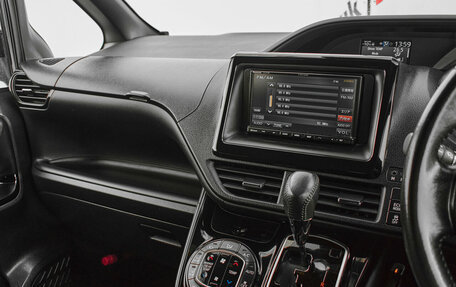 Toyota Noah III, 2019 год, 2 580 000 рублей, 19 фотография