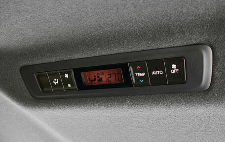 Toyota Noah III, 2019 год, 2 580 000 рублей, 26 фотография