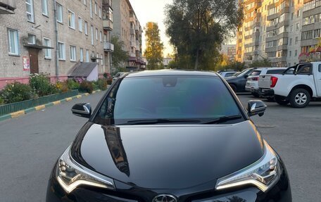 Toyota C-HR I рестайлинг, 2019 год, 2 100 000 рублей, 3 фотография