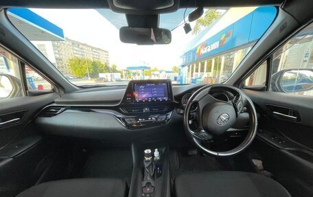 Toyota C-HR I рестайлинг, 2019 год, 2 100 000 рублей, 7 фотография