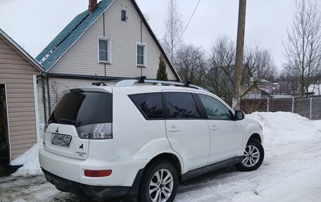 Mitsubishi Outlander III рестайлинг 3, 2010 год, 760 000 рублей, 4 фотография