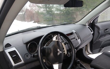 Mitsubishi Outlander III рестайлинг 3, 2010 год, 760 000 рублей, 8 фотография