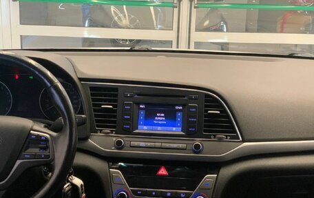 Hyundai Elantra VI рестайлинг, 2017 год, 1 420 500 рублей, 12 фотография