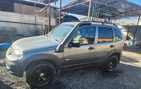 Chevrolet Niva I рестайлинг, 2017 год, 675 000 рублей, 1 фотография