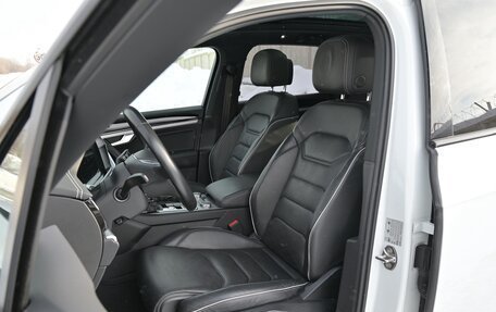 Volkswagen Touareg III, 2019 год, 6 000 000 рублей, 17 фотография