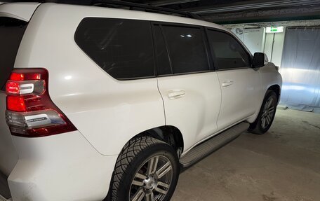 Toyota Land Cruiser Prado 150 рестайлинг 2, 2011 год, 3 400 000 рублей, 15 фотография