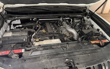 Toyota Land Cruiser Prado 150 рестайлинг 2, 2011 год, 3 400 000 рублей, 12 фотография