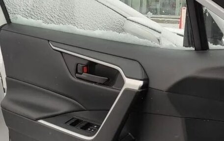 Toyota RAV4, 2024 год, 3 500 000 рублей, 7 фотография