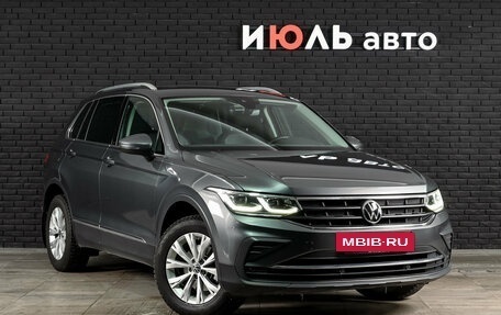 Volkswagen Tiguan II, 2021 год, 2 920 000 рублей, 3 фотография
