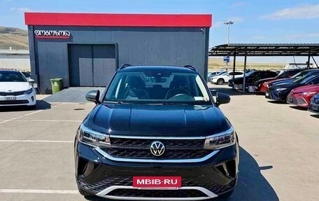 Volkswagen Taos, 2022 год, 2 100 000 рублей, 2 фотография