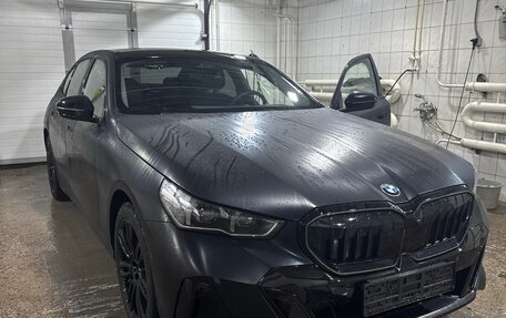 BMW 5 серия, 2025 год, 7 900 000 рублей, 30 фотография