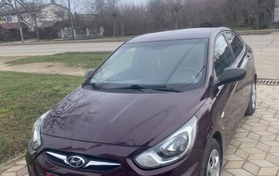 Hyundai Solaris II рестайлинг, 2012 год, 900 000 рублей, 1 фотография