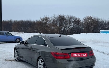 Mercedes-Benz E-Класс, 2011 год, 1 300 000 рублей, 14 фотография