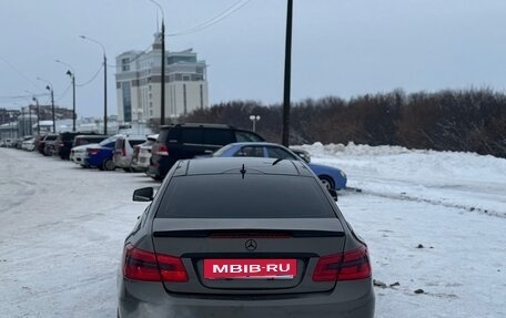 Mercedes-Benz E-Класс, 2011 год, 1 300 000 рублей, 15 фотография