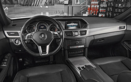 Mercedes-Benz E-Класс, 2015 год, 1 990 000 рублей, 7 фотография