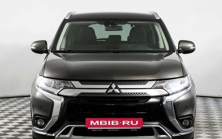 Mitsubishi Outlander III рестайлинг 3, 2019 год, 1 820 000 рублей, 2 фотография