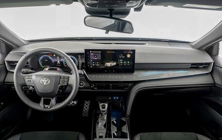 Toyota Camry, 2025 год, 4 900 000 рублей, 10 фотография