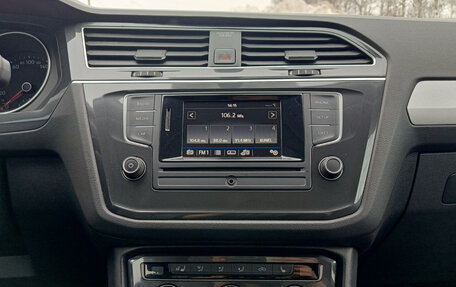 Volkswagen Tiguan II, 2017 год, 1 835 000 рублей, 19 фотография