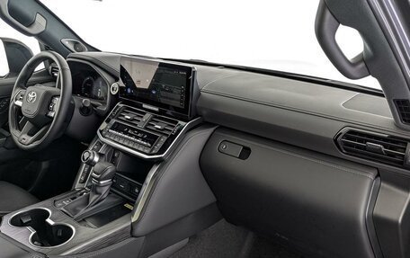 Toyota Land Cruiser, 2025 год, 16 300 000 рублей, 9 фотография