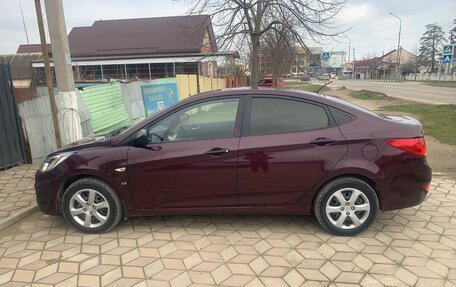 Hyundai Solaris II рестайлинг, 2012 год, 900 000 рублей, 3 фотография